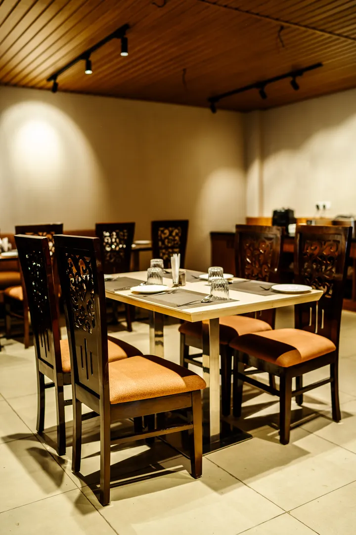 Verandah Dining Seating